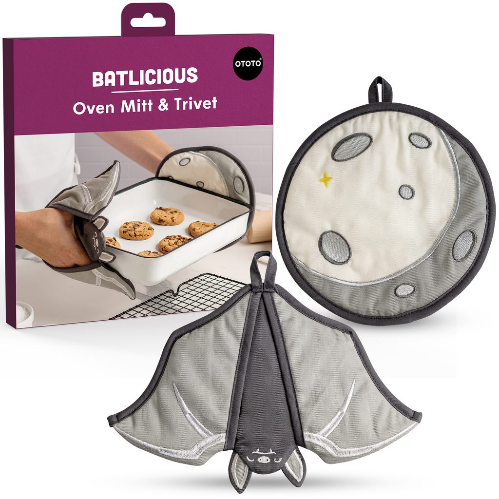 BUNDLE Batlicious Oven Mitts and Pot Holders Set
